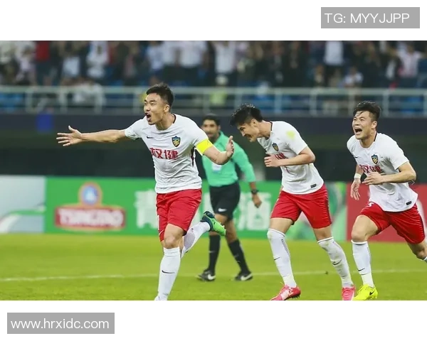 上港与权健激战正酣精彩瞬间图片回顾与分析