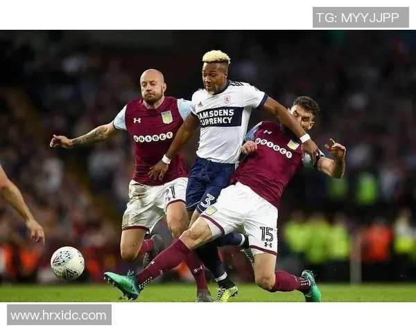 哈德斯菲尔德与利兹联激战正酣谁能在这场对决中笑到最后 哈德斯菲尔德与利兹联激战正酣谁能在这场对决中笑到最后